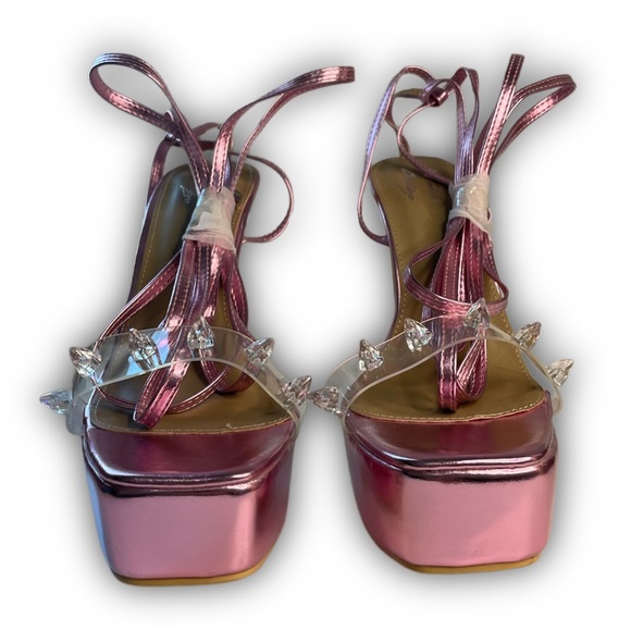 NWT La Modish Boutique “Aim Platform Heels”🌟 - Picture 2 of 10